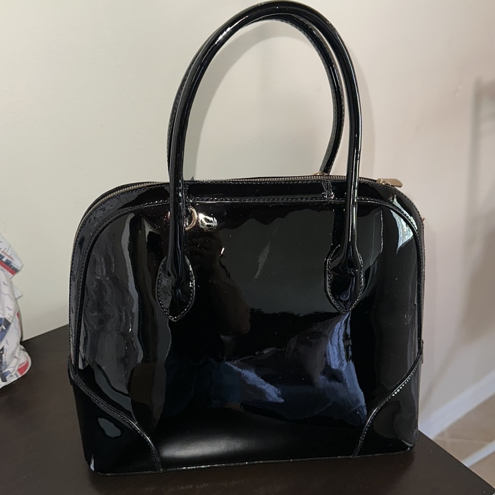 A purse - Picture 4 of 13
